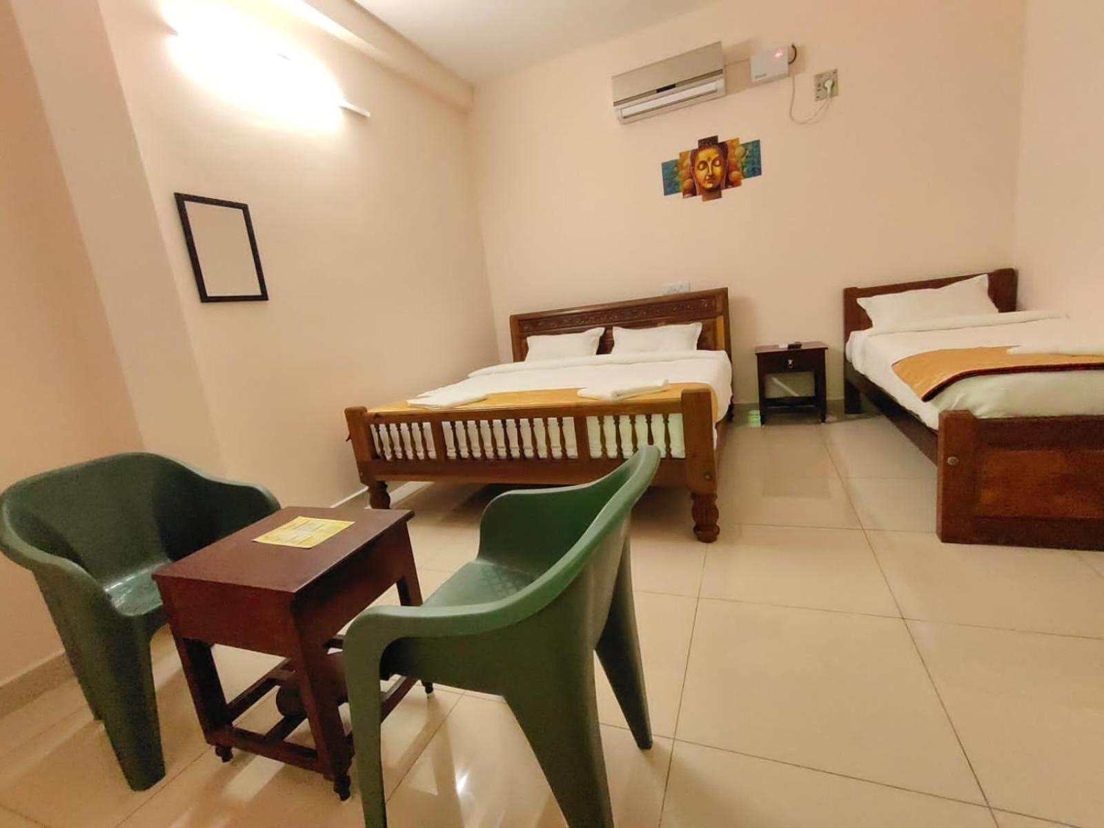 Le Township Residency Hotel Пондичери Екстериор снимка
