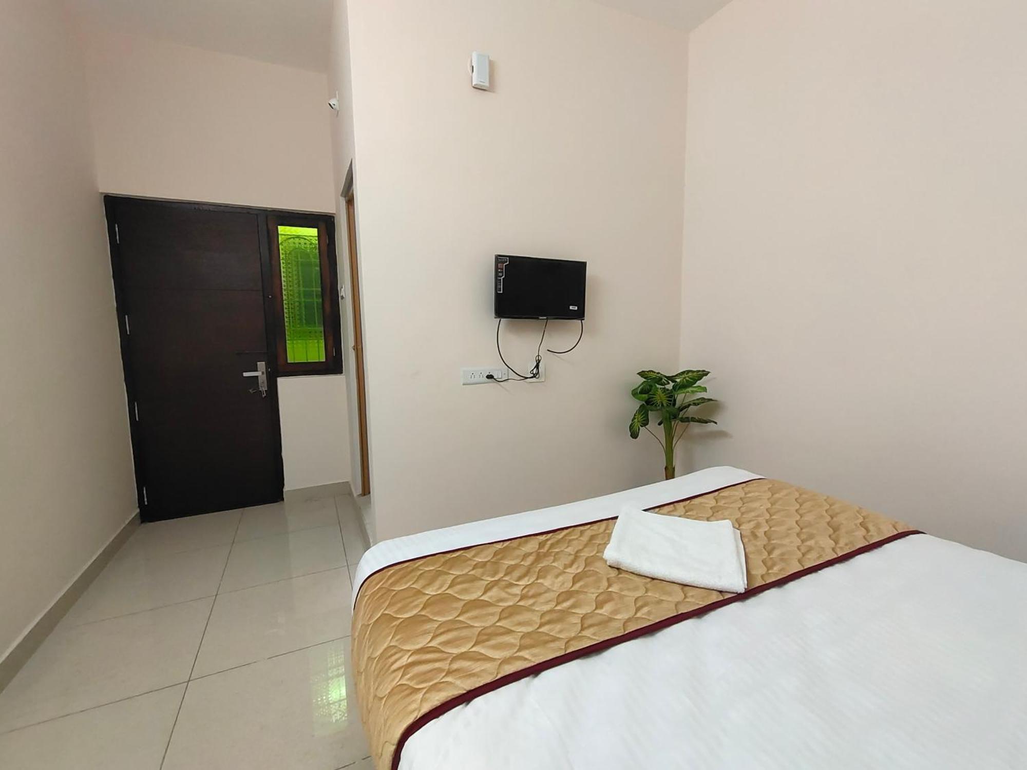 Le Township Residency Hotel Пондичери Екстериор снимка